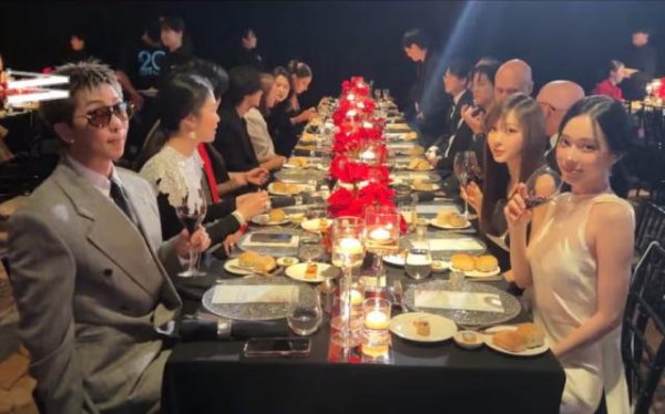 大牛时代配资 为乳腺癌义演，他们居然唱了首“我的胸臀真火辣”